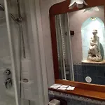 Barrett Hotel 3*
